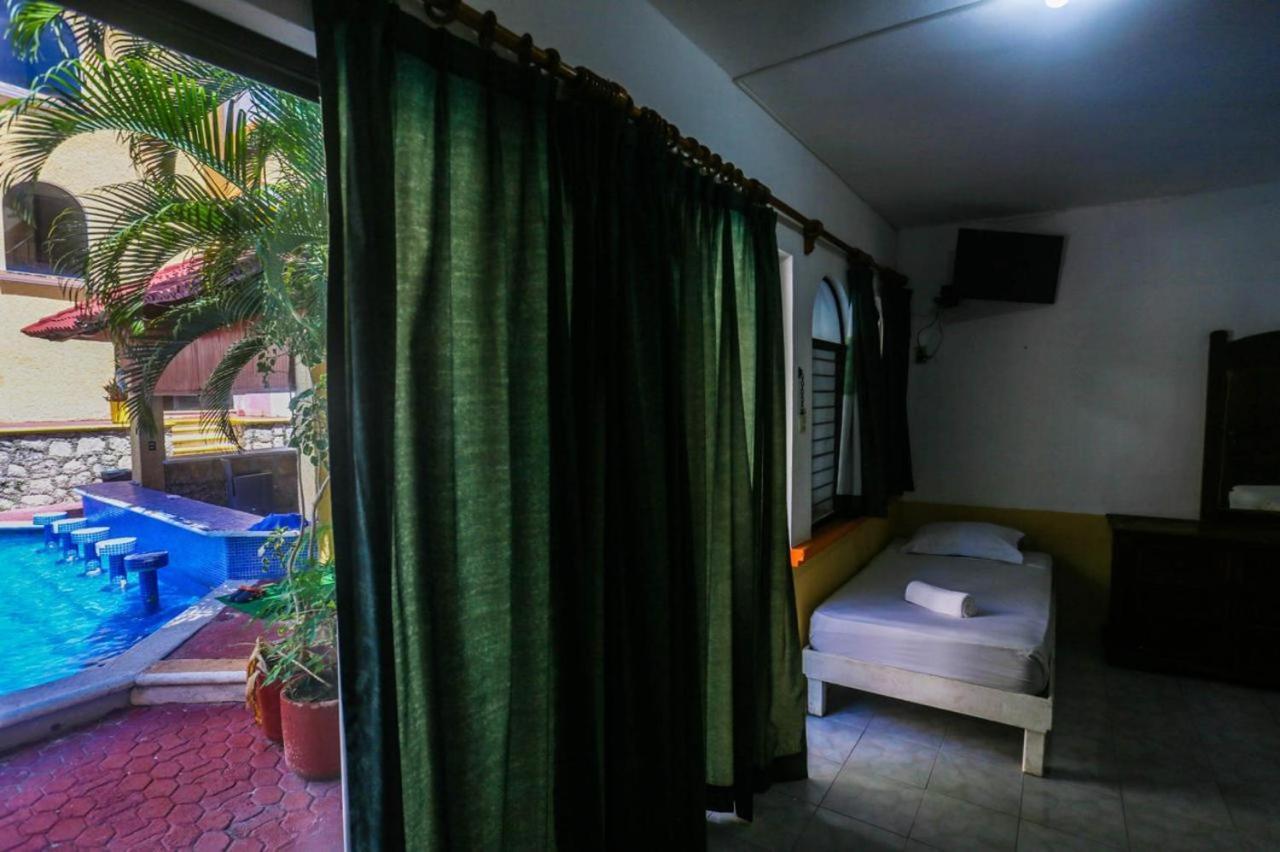 Hotel Vista Caribe 5Ta Av A 5 Pasos De La Playa Плайя-дель-Кармен Екстер'єр фото