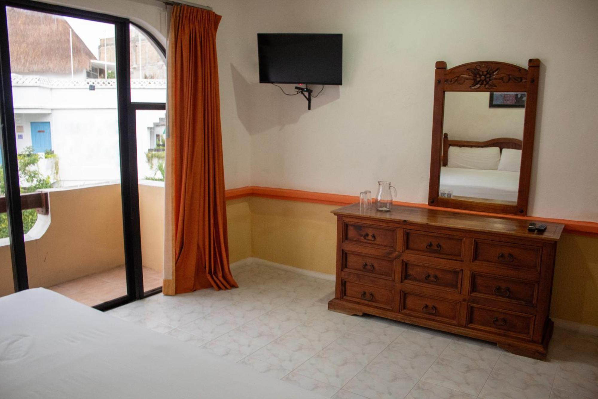 Hotel Vista Caribe 5Ta Av A 5 Pasos De La Playa Плайя-дель-Кармен Екстер'єр фото