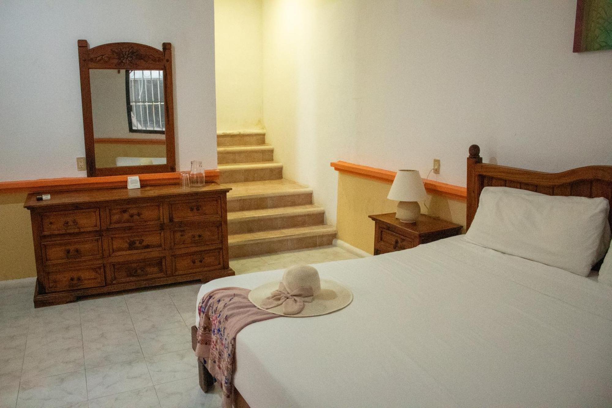 Hotel Vista Caribe 5Ta Av A 5 Pasos De La Playa Плайя-дель-Кармен Екстер'єр фото