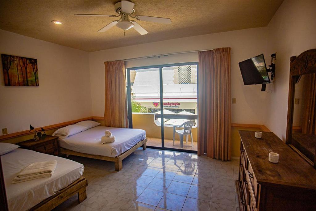 Hotel Vista Caribe 5Ta Av A 5 Pasos De La Playa Плайя-дель-Кармен Екстер'єр фото